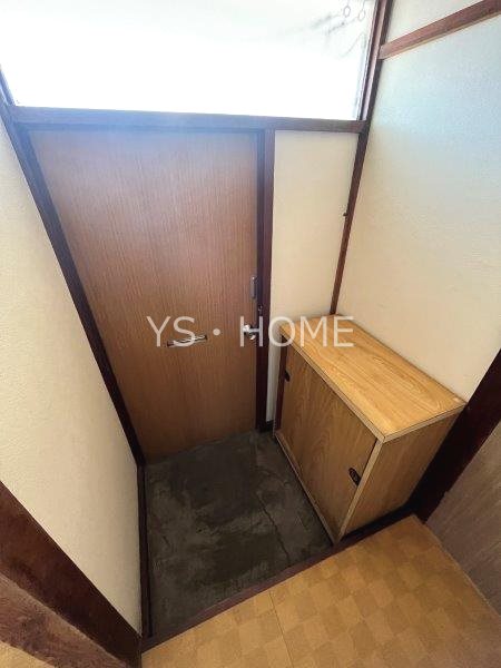 成塚アパート 玄関