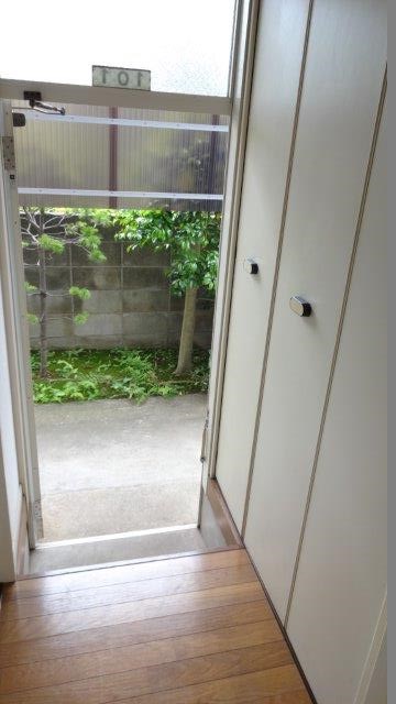 青葉ハイツ 玄関