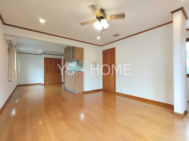Philips Place House  リビング