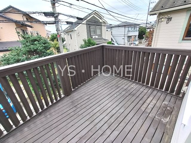 Philips Place House  ベランダ