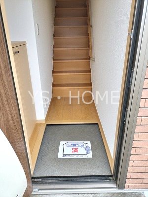 エルメゾン・セリーヌ 玄関