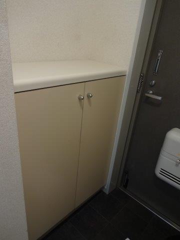 エレガンス三鷹 玄関