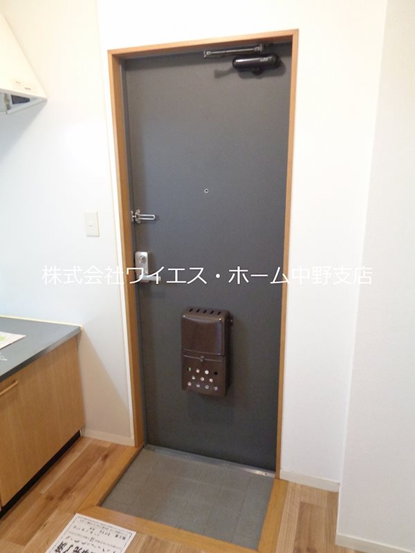 アイリスハウス 玄関