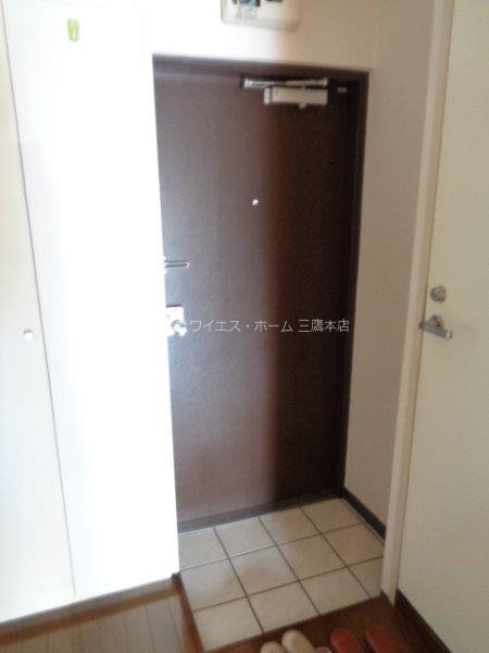ローズガーデン三鷹 玄関
