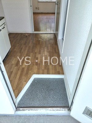 ソリテア三鷹 玄関