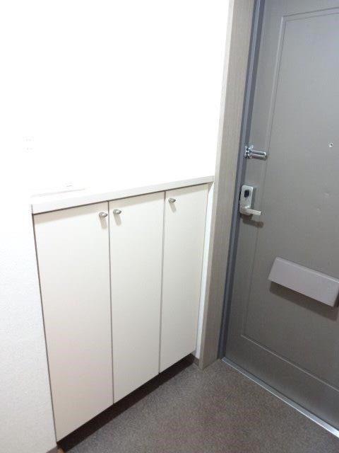 コーボック新小金井 玄関