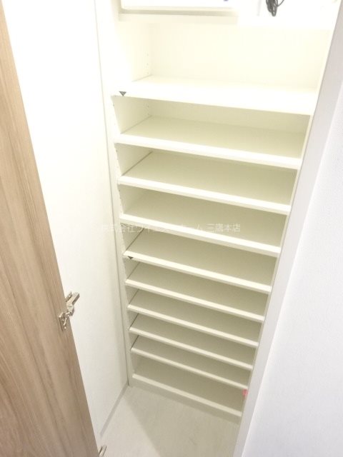 アーバンキューブ三鷹 玄関