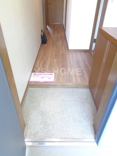 ディフロイデェ  玄関