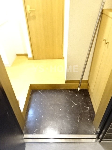 ジュエル荻窪弐番館  玄関
