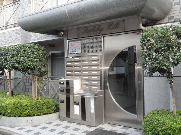 バークリーヒルズ 玄関