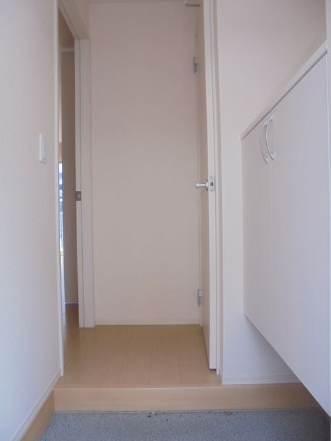 ウィット　オザキ  玄関
