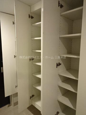 グランプレオ武蔵野　　 玄関