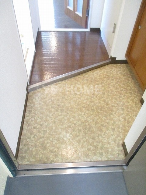 クローネ荻窪 玄関
