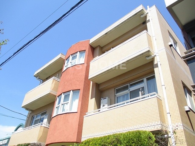 ルームズ 外観