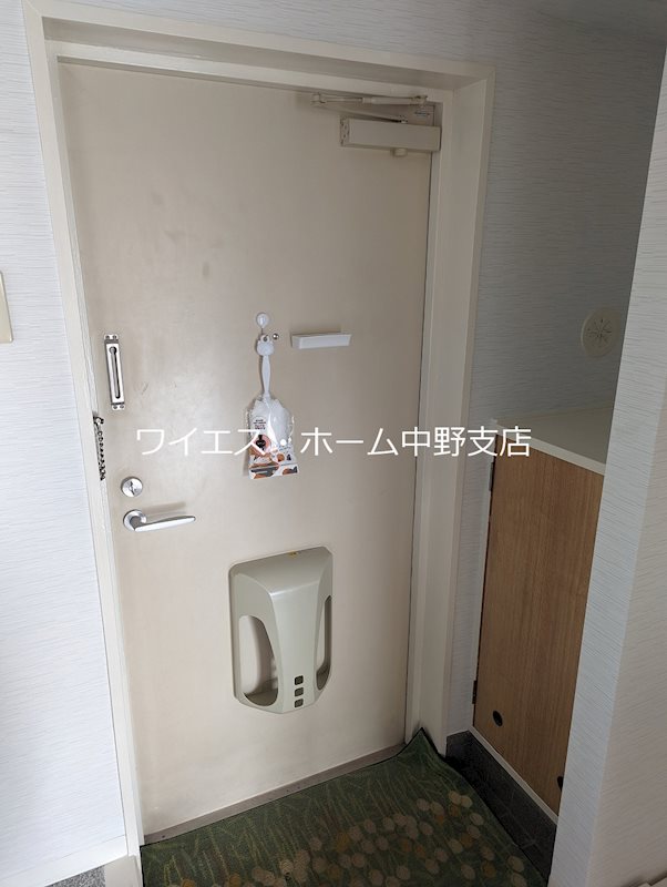 ドミールタカラ 玄関
