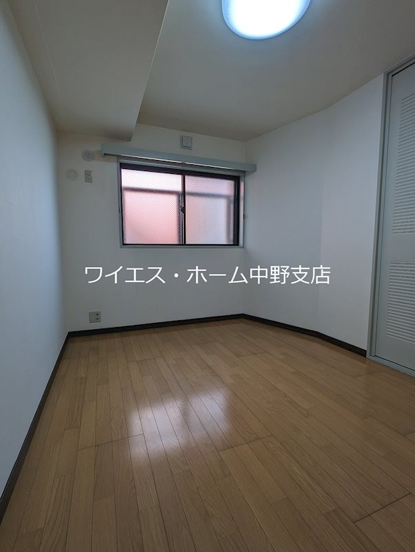ベッドルーム