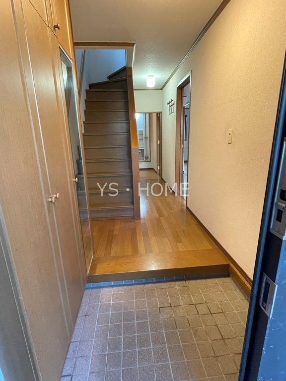中町2丁目戸建 玄関