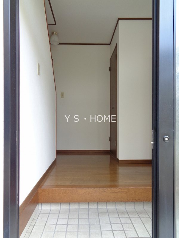 シャローム国立 玄関