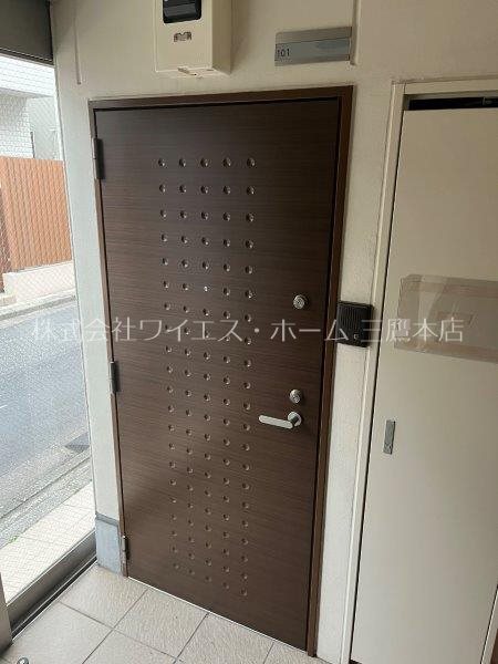 Zodd三鷹 玄関