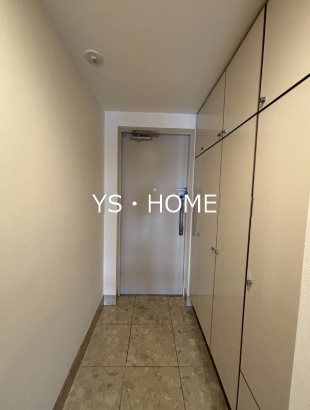 フォーウィルズコート中野坂上 玄関