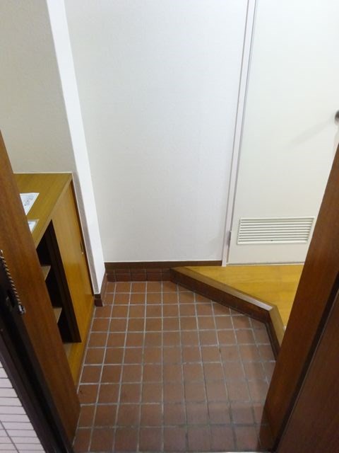 久米田ビル 玄関