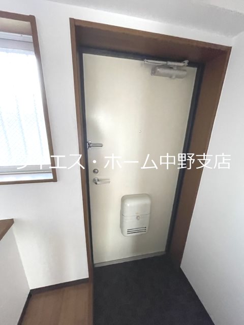 ウィスタリア中野 玄関