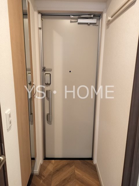 レーヴェ前原町 玄関