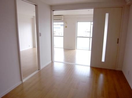 森田ビル ベッドルーム