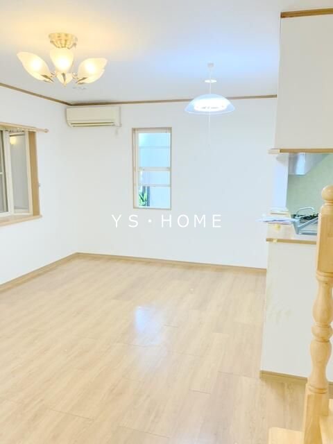 深大寺東町８丁目貸家 リビング