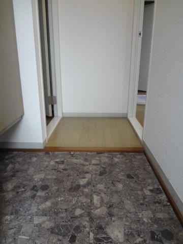 新川宿フラワーハイツB 玄関