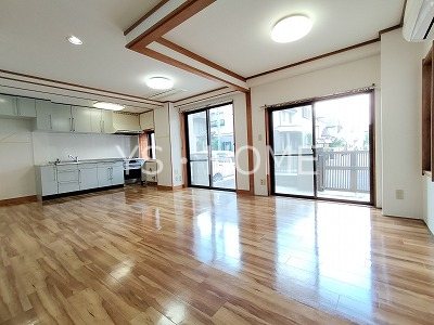 ホーリーランド貫南 戸建 リビング