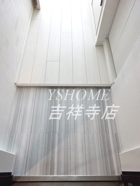 THE CLASS　OGIKUBO　RESIDENCE 玄関