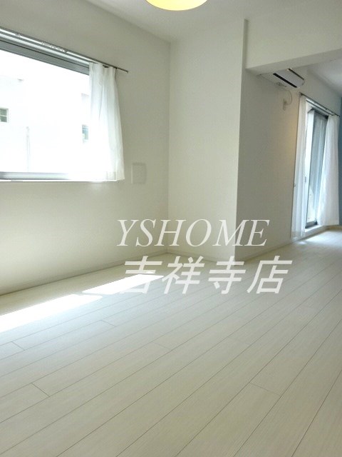 THE CLASS　OGIKUBO　RESIDENCE リビング