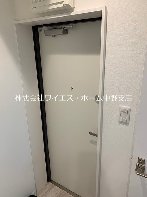 クレアトール中野 玄関