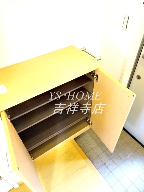 コリネッタ久我山 玄関