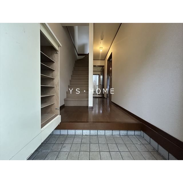 瀬戸メゾネット 玄関