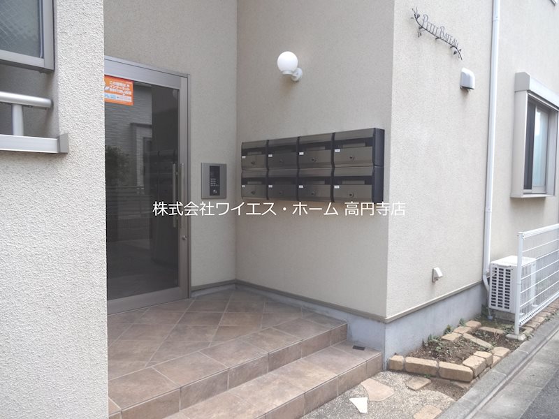 プチバトー 玄関