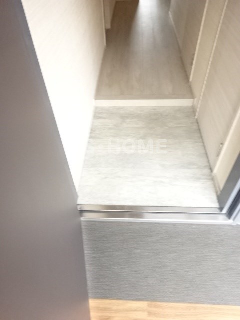 ホワイトガーデン久我山 玄関