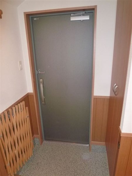 エイチアールケイビル  玄関
