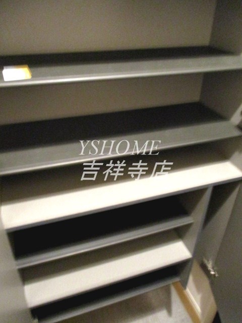 ドヌール井草B 玄関