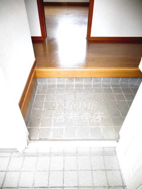 重原メゾネット 玄関