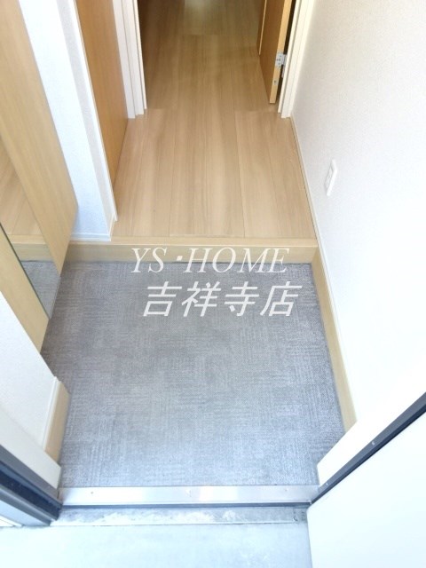 Calm 玄関