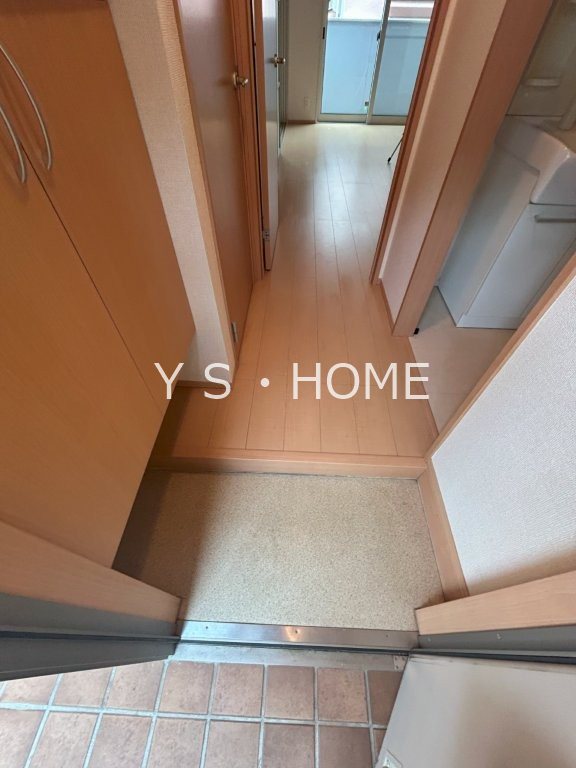 メゾン・ド・シャテーヌ 玄関