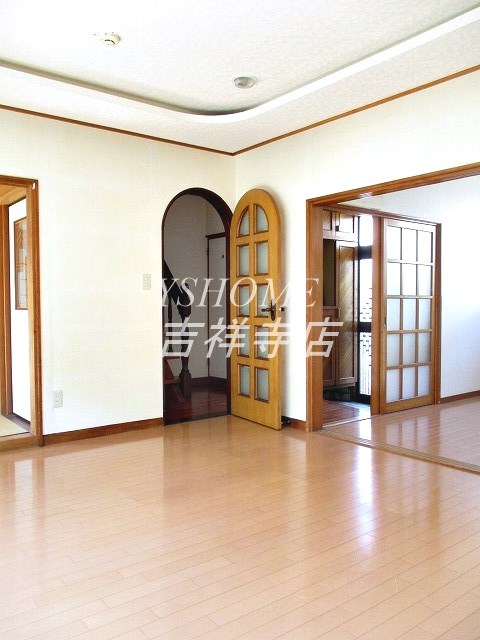 立野町貸家 リビング