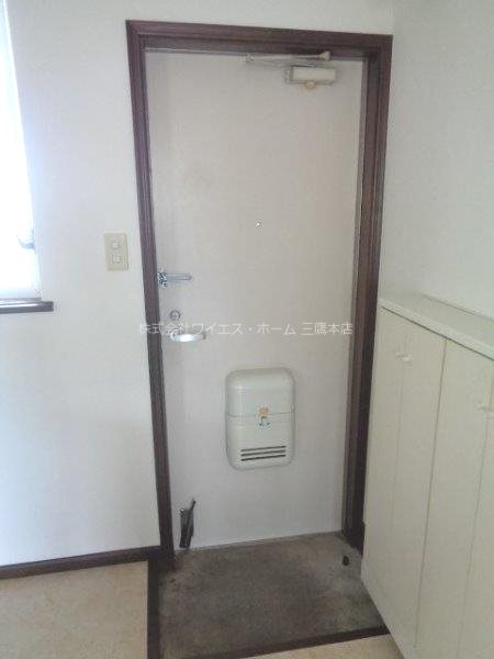 モンシャトーみどり 玄関