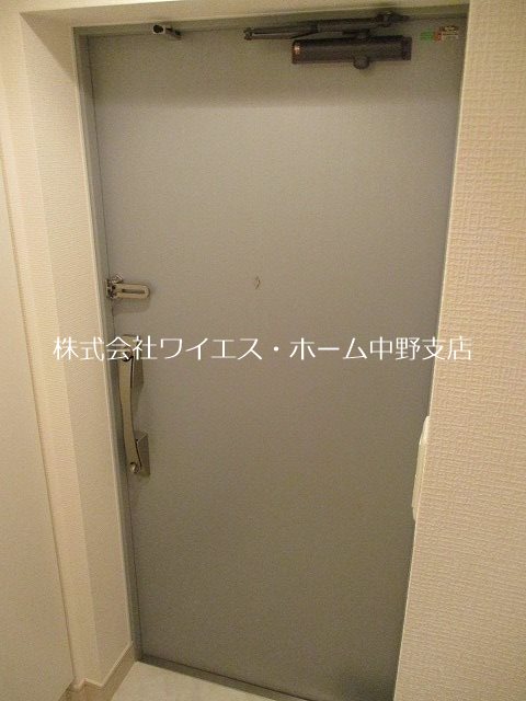 プライマル方南町 玄関