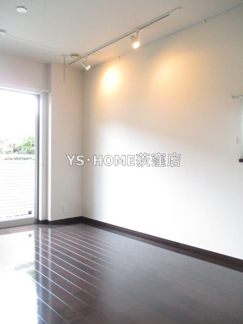 パークヴィレッジ阿佐ヶ谷　Ｅ  リビング