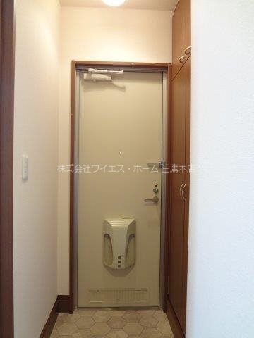 シャルメゾンB棟  玄関
