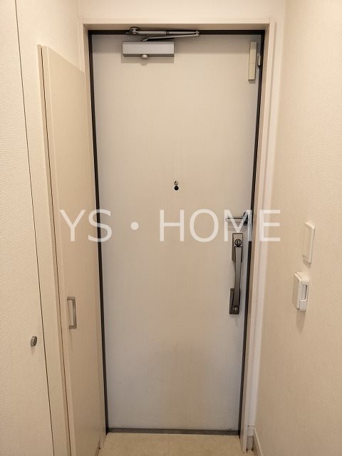 リブリ・クレールⅡ 玄関
