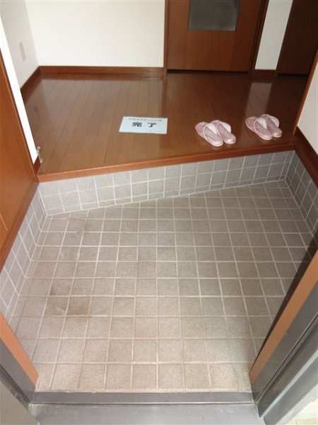 ルミエール泉Ｂ棟 玄関